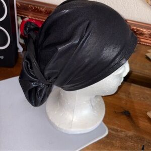 RACI BABI MOTORCYCLE LINER Elegant Black Headwrap